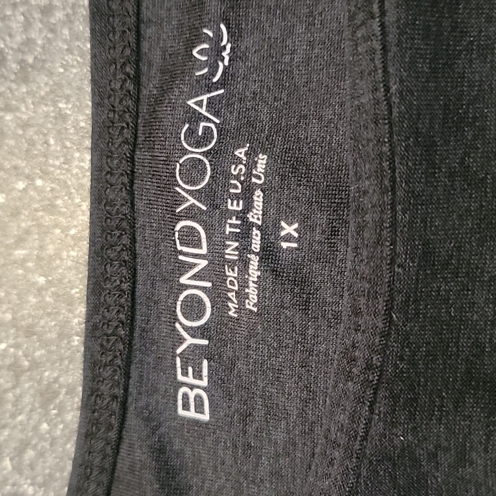 Beyond Yoga basic black women's long sleeve shirt